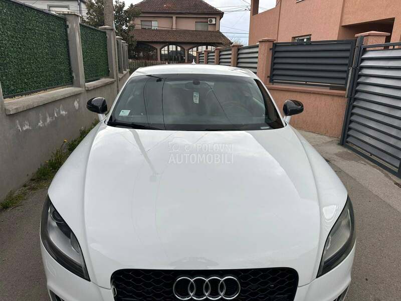Audi TT S LINE