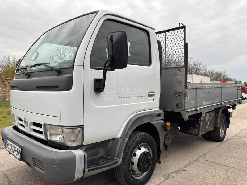 Nissan Cabstar 