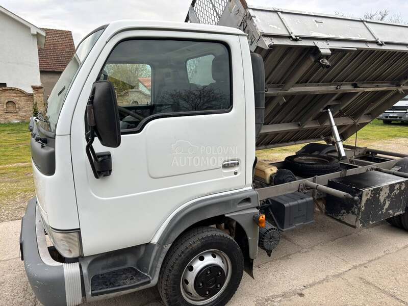 Nissan Cabstar 