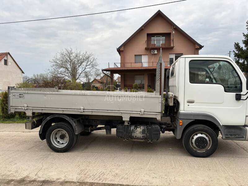 Nissan Cabstar 