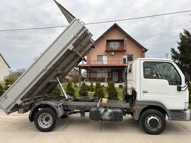 Nissan Cabstar 