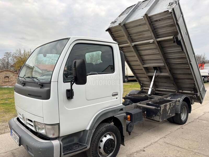 Nissan Cabstar 