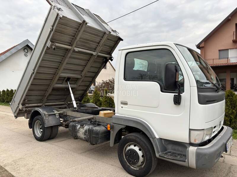 Nissan Cabstar 