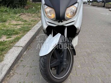 Yamaha XMAX 250