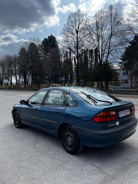 Renault Laguna 