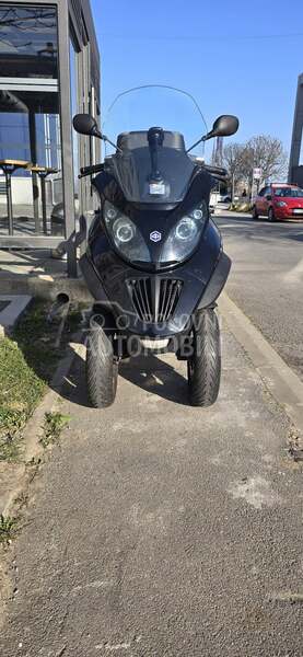 Piaggio MP3 400ie vozi se sa B