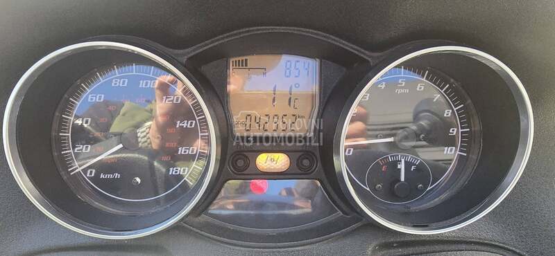 Piaggio MP3 400ie vozi se sa B