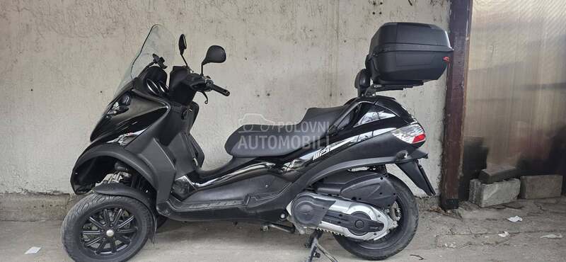 Piaggio MP3 400ie vozi se sa B