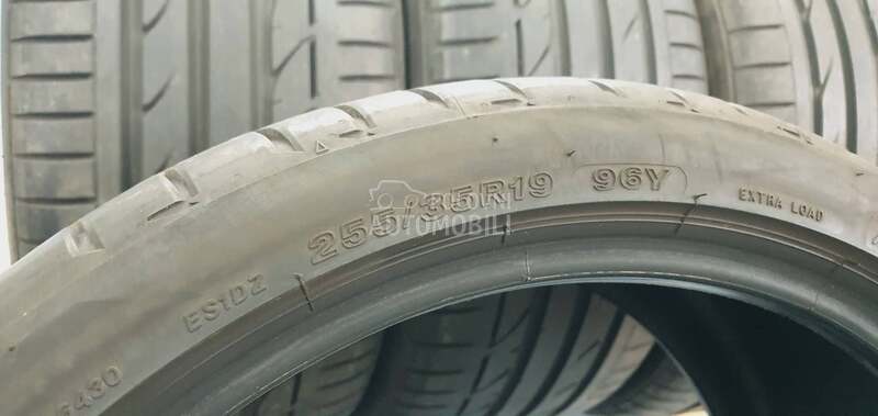 Bridgestone 255/35 R19 Letnja
