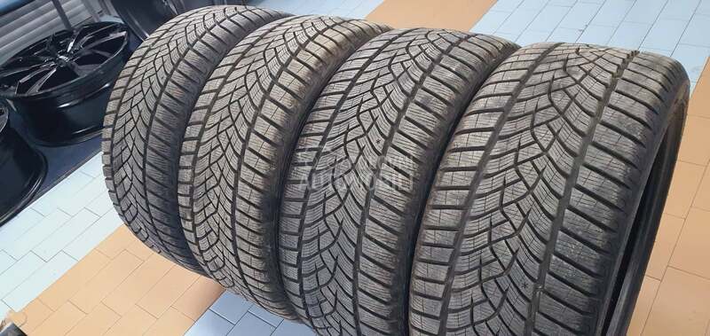 Goodyear 245/40 R18 Zimska