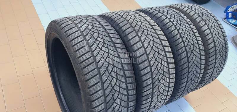 Goodyear 245/40 R18 Zimska