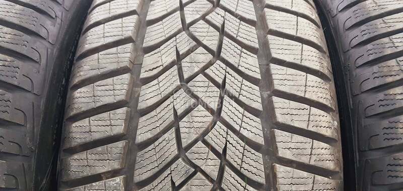 Goodyear 245/40 R18 Zimska