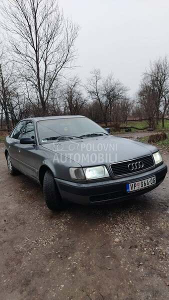 Audi 100 