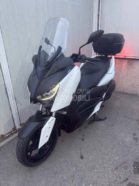 Yamaha X Max 300