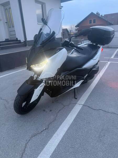 Yamaha X Max 300