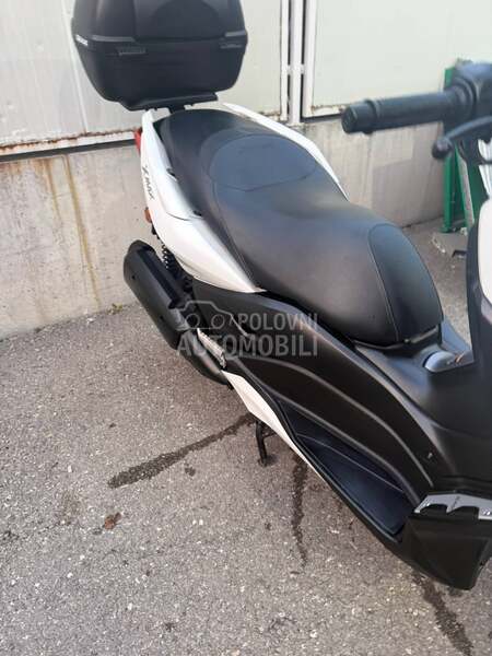 Yamaha X Max 300