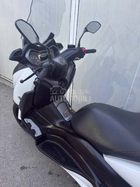 Yamaha X Max 300