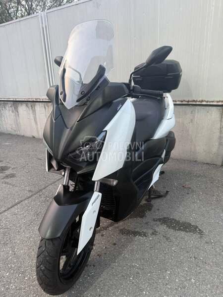 Yamaha X Max 300