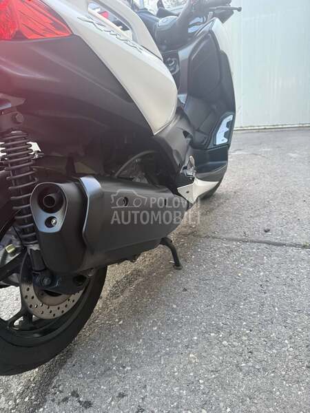 Yamaha X Max 300