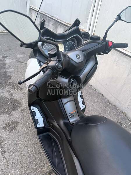 Yamaha X Max 300