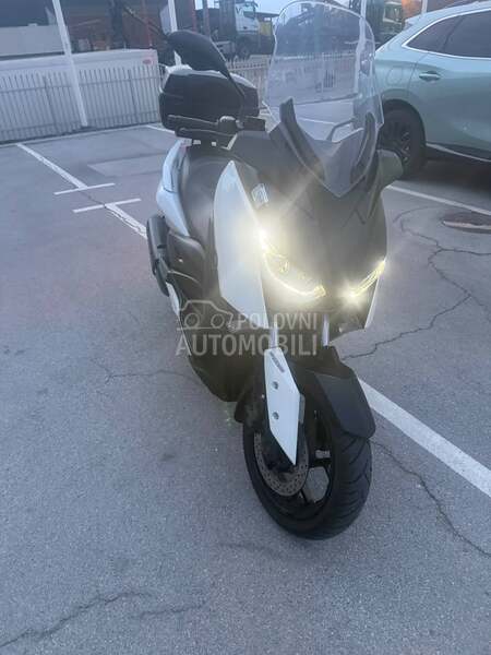 Yamaha X Max 300