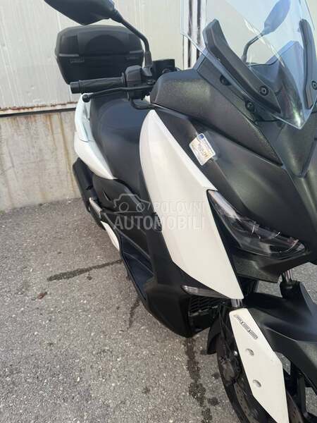 Yamaha X Max 300