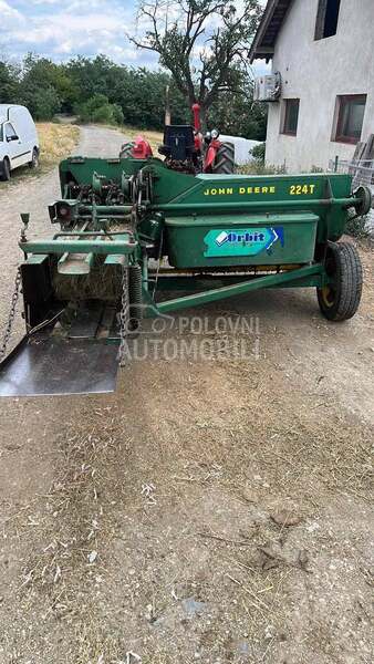 John Deere 224T