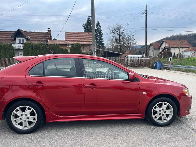 Mitsubishi Lancer 