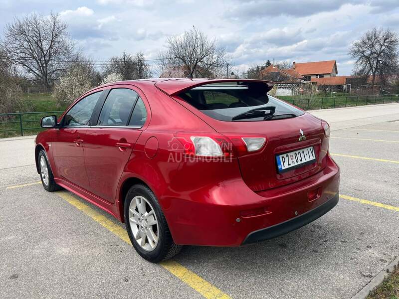 Mitsubishi Lancer 