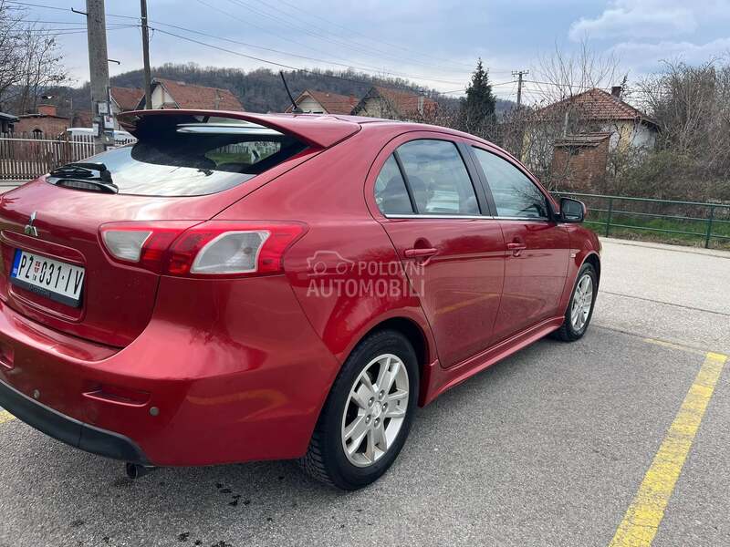 Mitsubishi Lancer 