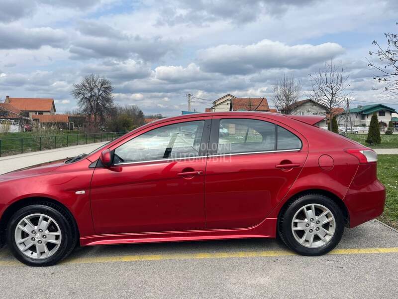 Mitsubishi Lancer 