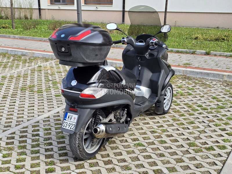 Piaggio MP3