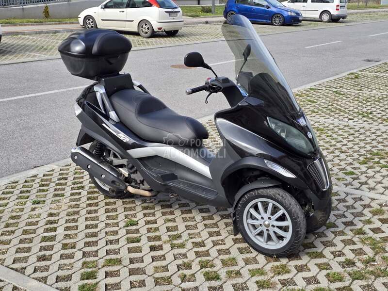 Piaggio MP3