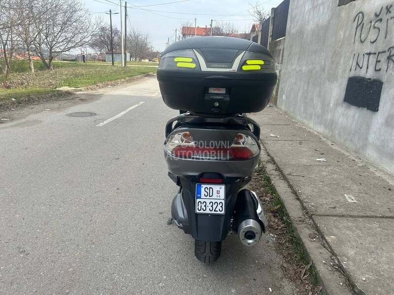 Suzuki Burgman 400
