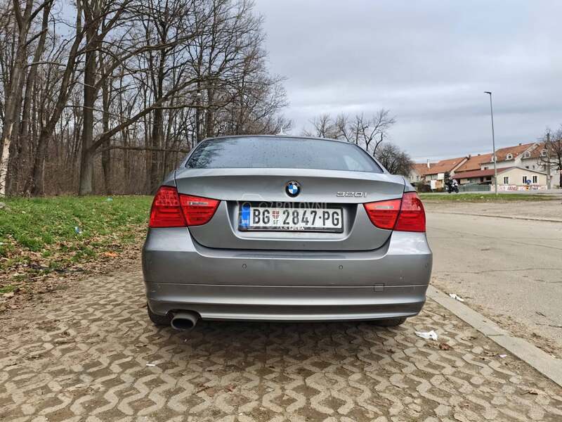 BMW 320 