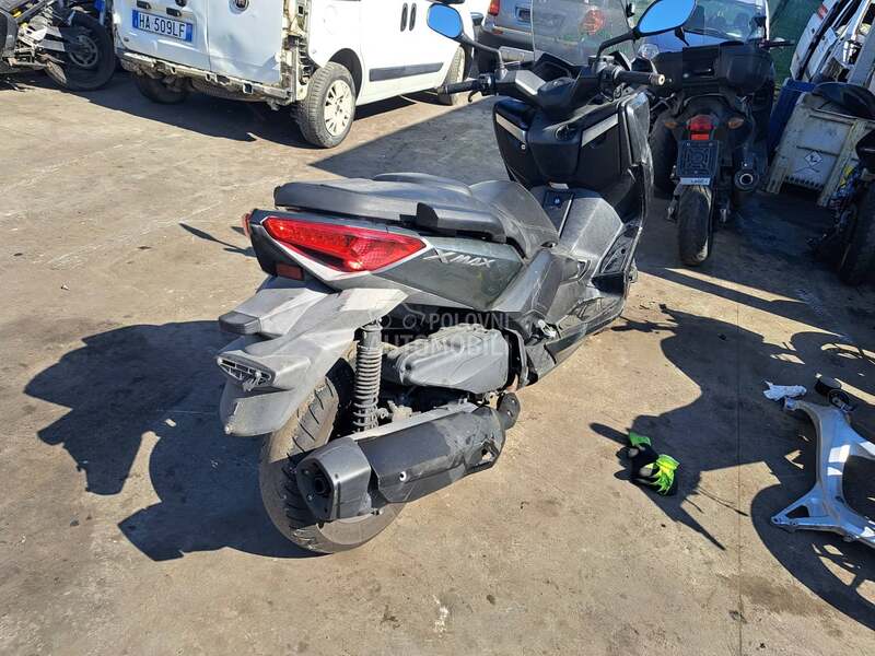 Yamaha x max 400 delovi