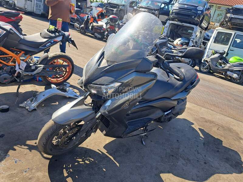 Yamaha x max 400 delovi