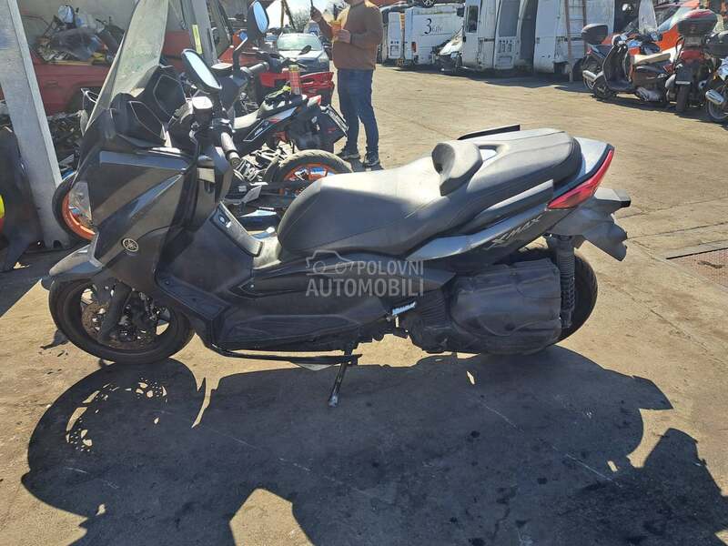 Yamaha x max 400 delovi