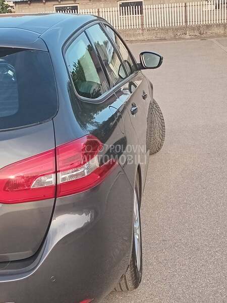 Peugeot 308 1,6hdi blue