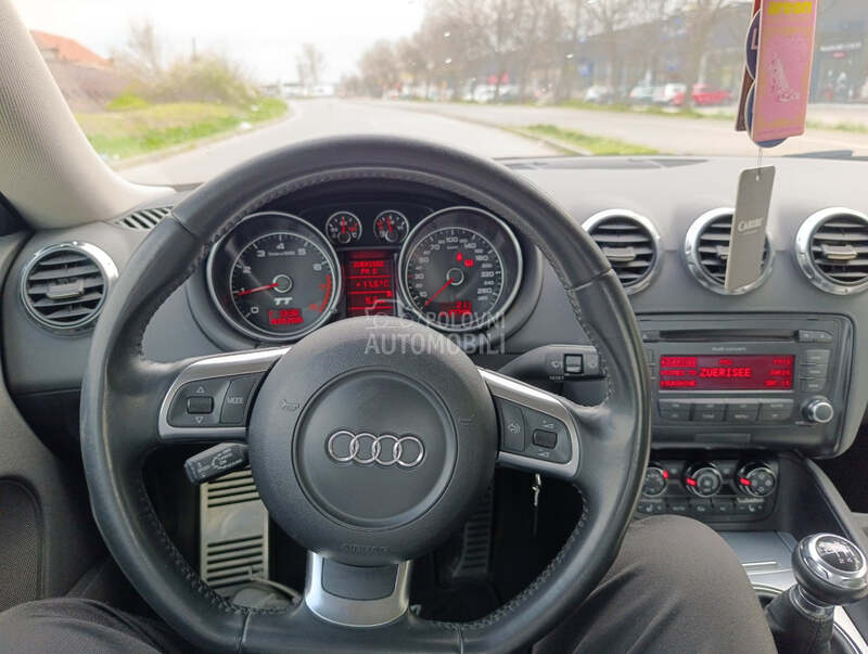 Audi TT 