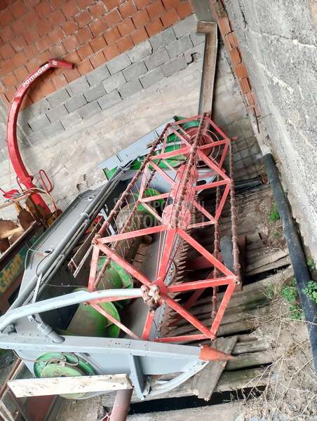 Massey Ferguson mf 520 i claas mercator