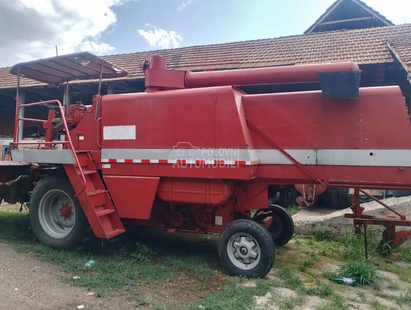 Massey Ferguson mf 520 i claas mercator