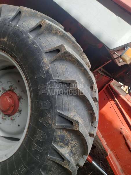 Massey Ferguson mf 520 i claas mercator