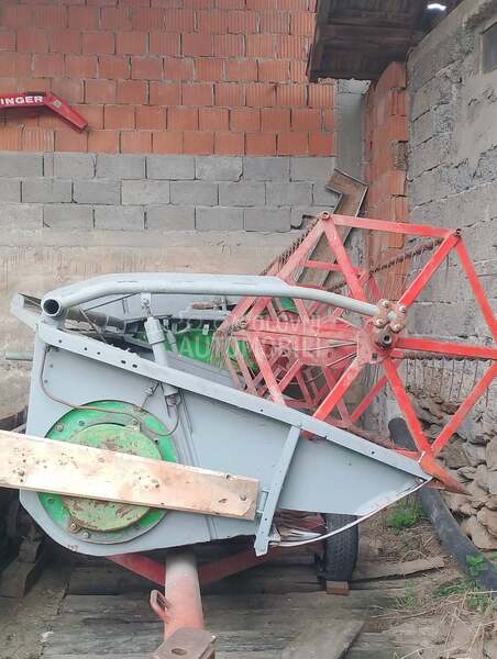 Massey Ferguson mf 520 i claas mercator