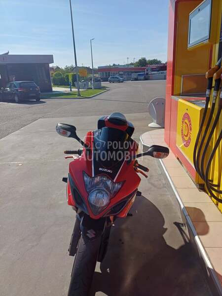 Suzuki GSXR 1000 K6