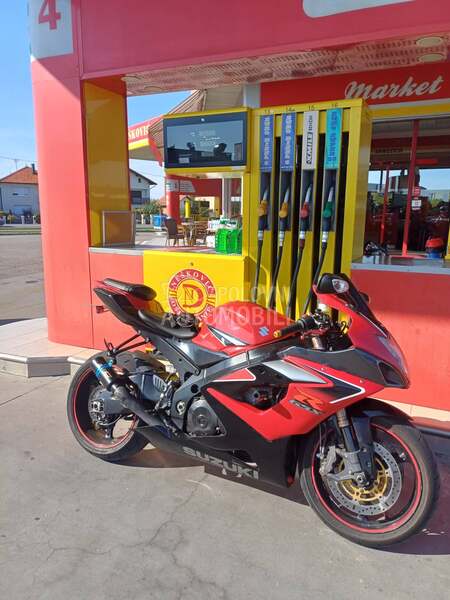 Suzuki GSXR 1000 K6