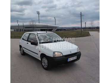 Renault Clio 1.2 8v