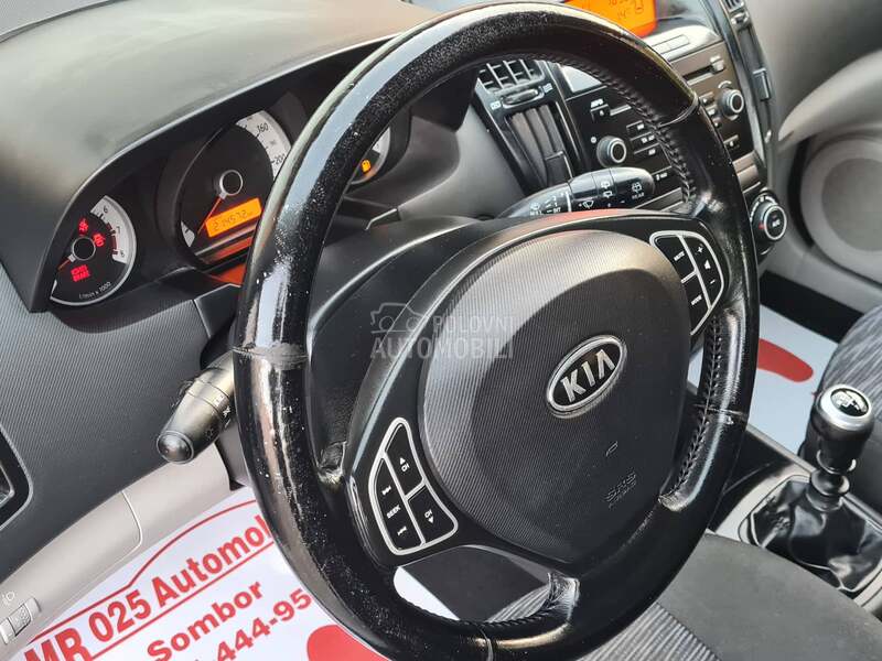 Kia cee`d 1.6 Champion