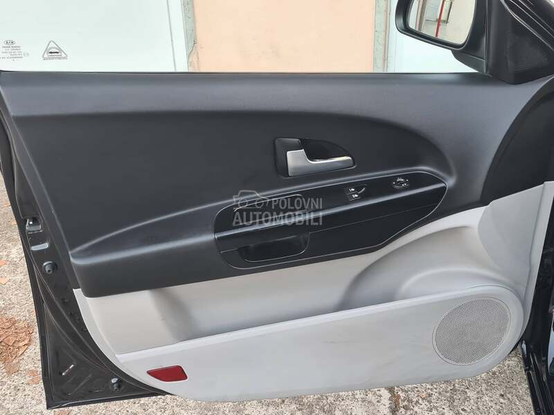 Kia cee`d 1.6 Champion