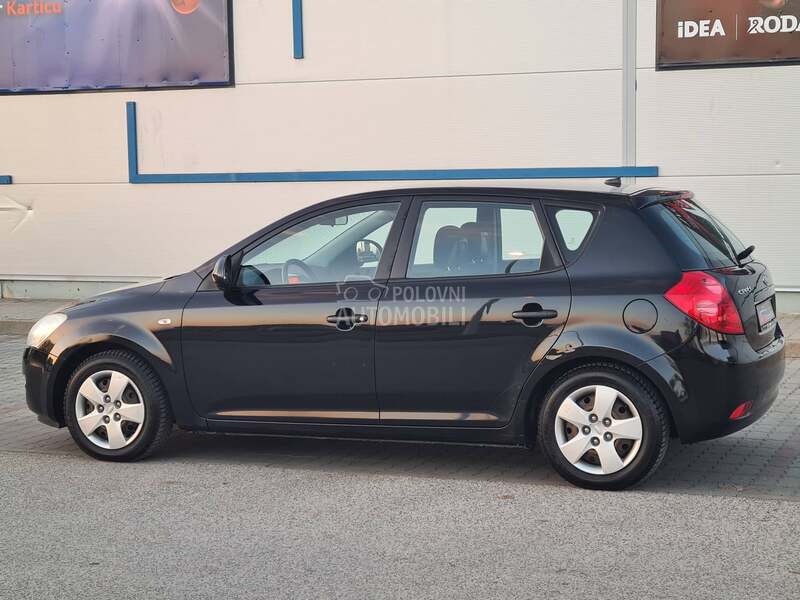 Kia cee`d 1.6 Champion